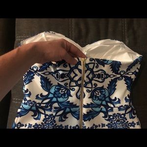NWOT strapless blue & white dress w pockets